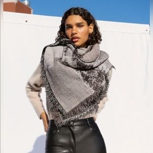 Aritzia Wilfred haus party blanket scarf black multi